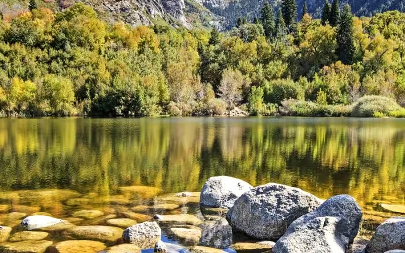 Bell Canyon Reservoir trail scenery