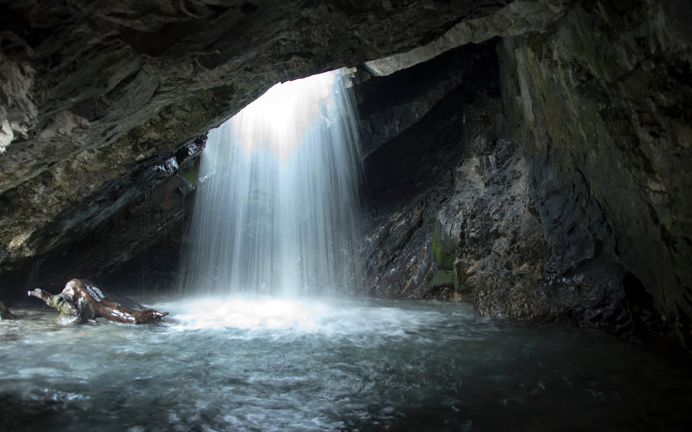 Donut Falls trail scenery